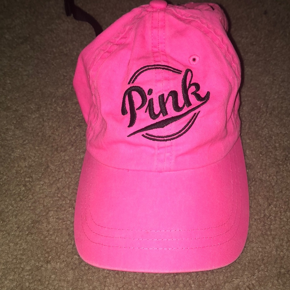 pink hat